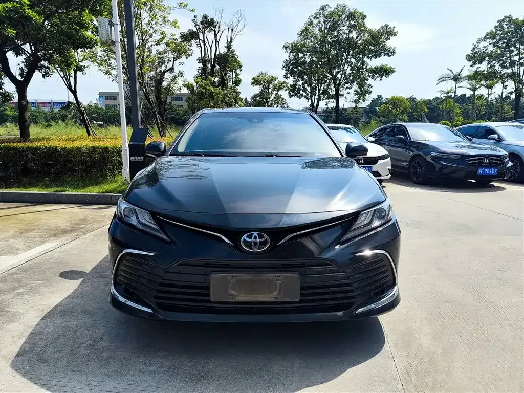 Toyota Camry — фото 8