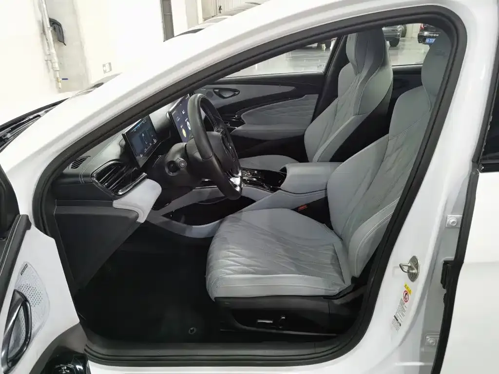 BYD Seal — фото 9