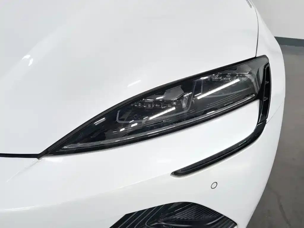 BYD Seal — фото 3
