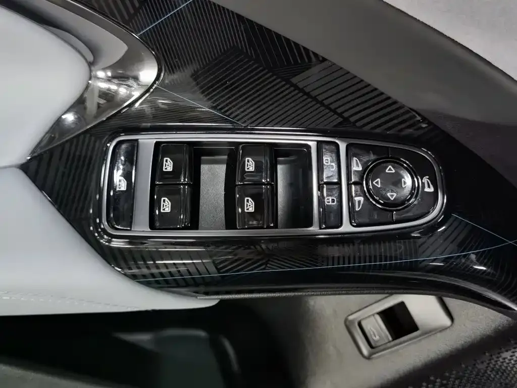 BYD Seal — фото 8