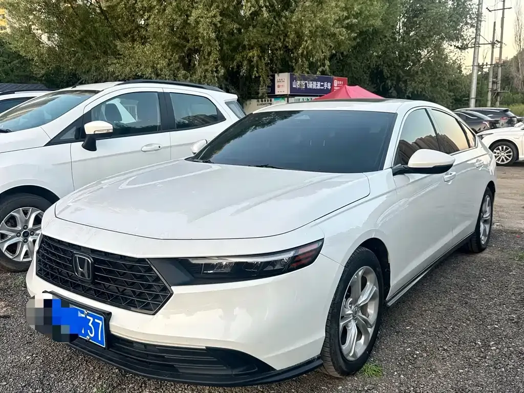 Honda Accord — фото 1