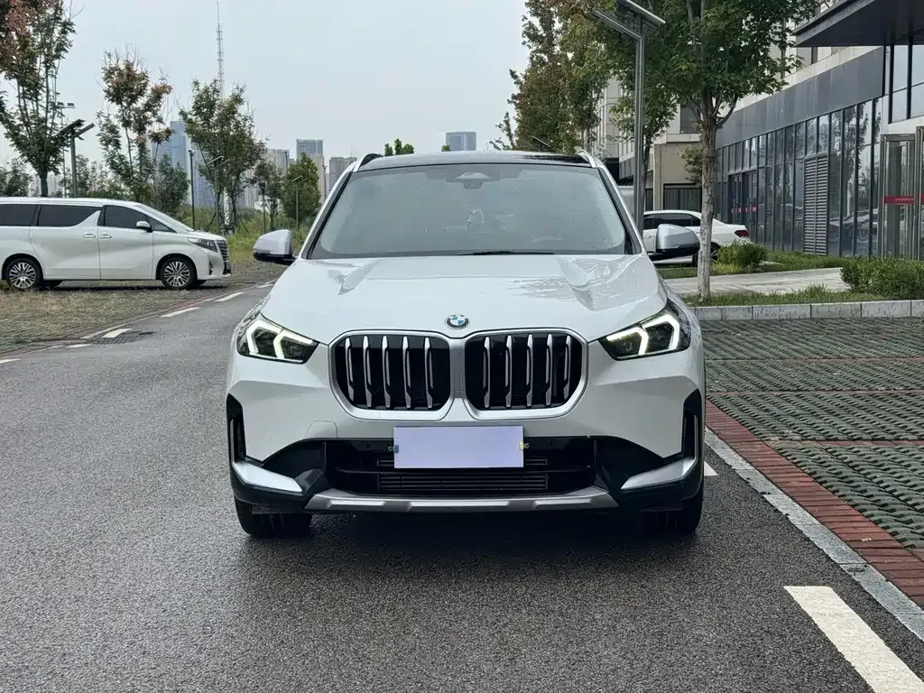 BMW X1 — фото 9