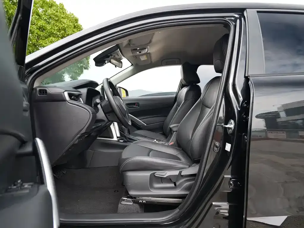 Toyota Corolla Cross — фото 8