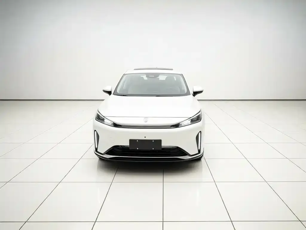 Roewe D5X DMH — фото 1