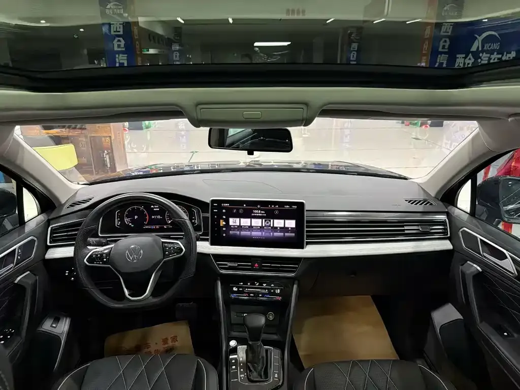 Volkswagen Tiguan L — фото 2