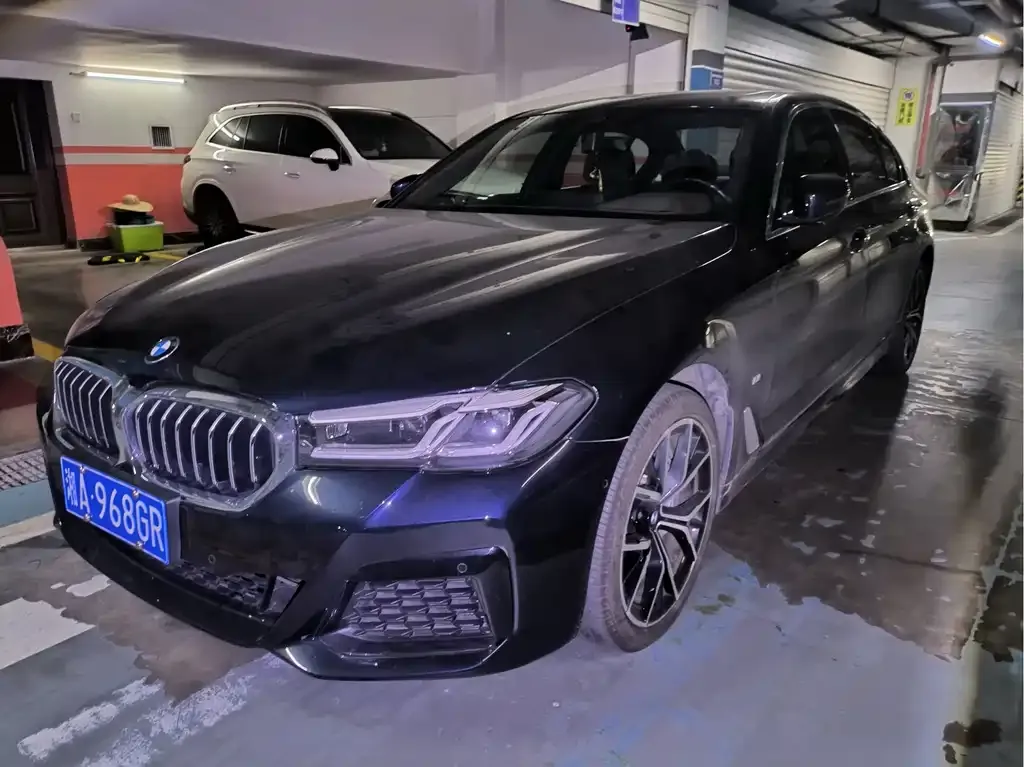 BMW 5 Series — фото 1