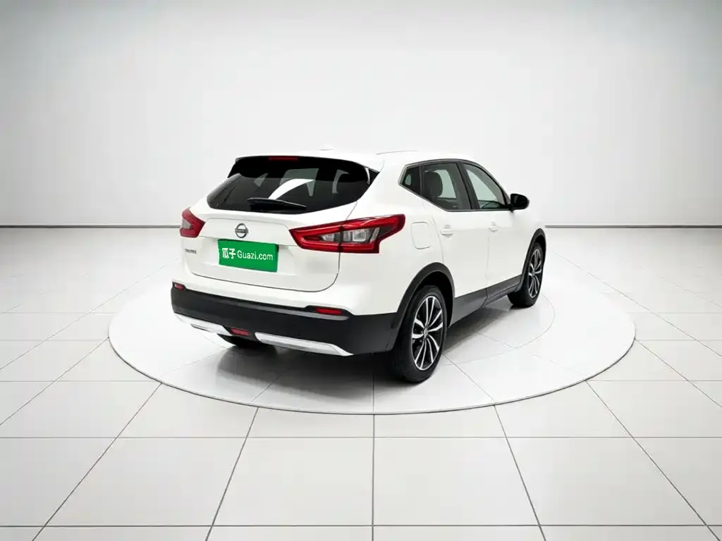 Nissan Qashqai — фото 9