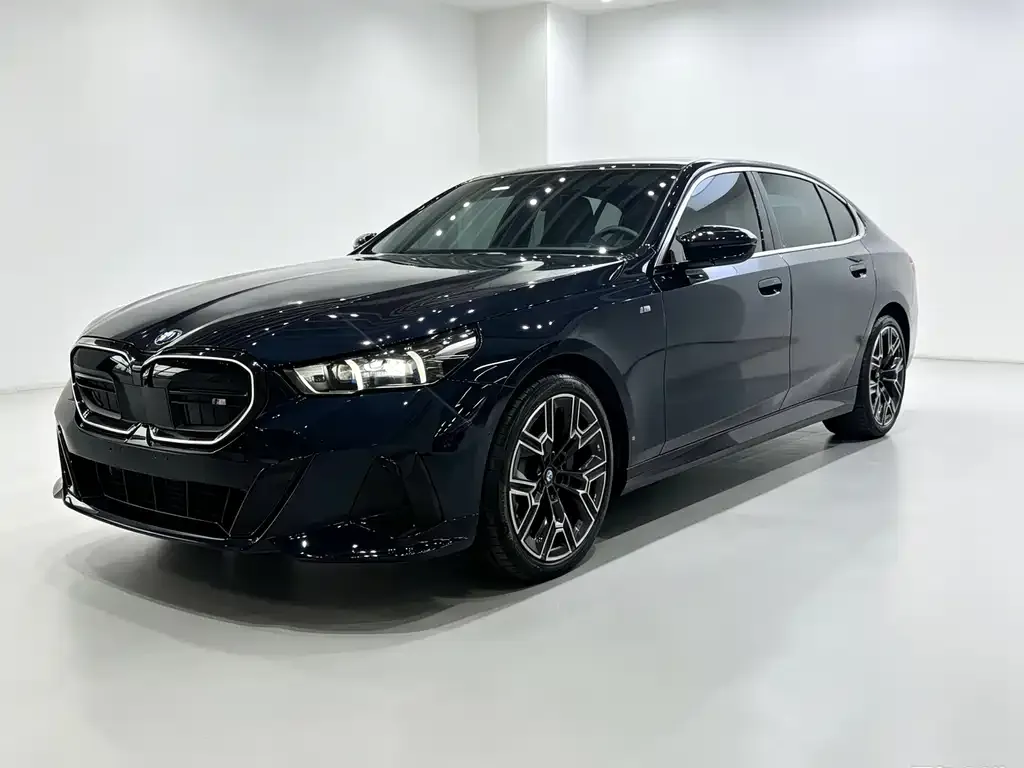BMW 5 Series — фото 1