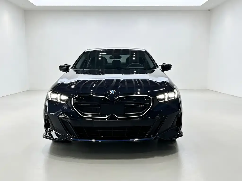 BMW 5 Series — фото 9