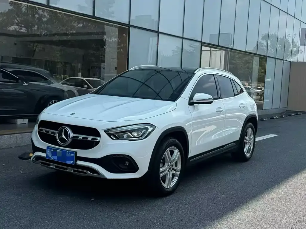 Mercedes-Benz GLA — фото 1