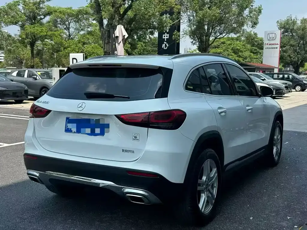 Mercedes-Benz GLA — фото 9