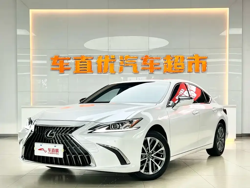 Lexus ES — фото 1