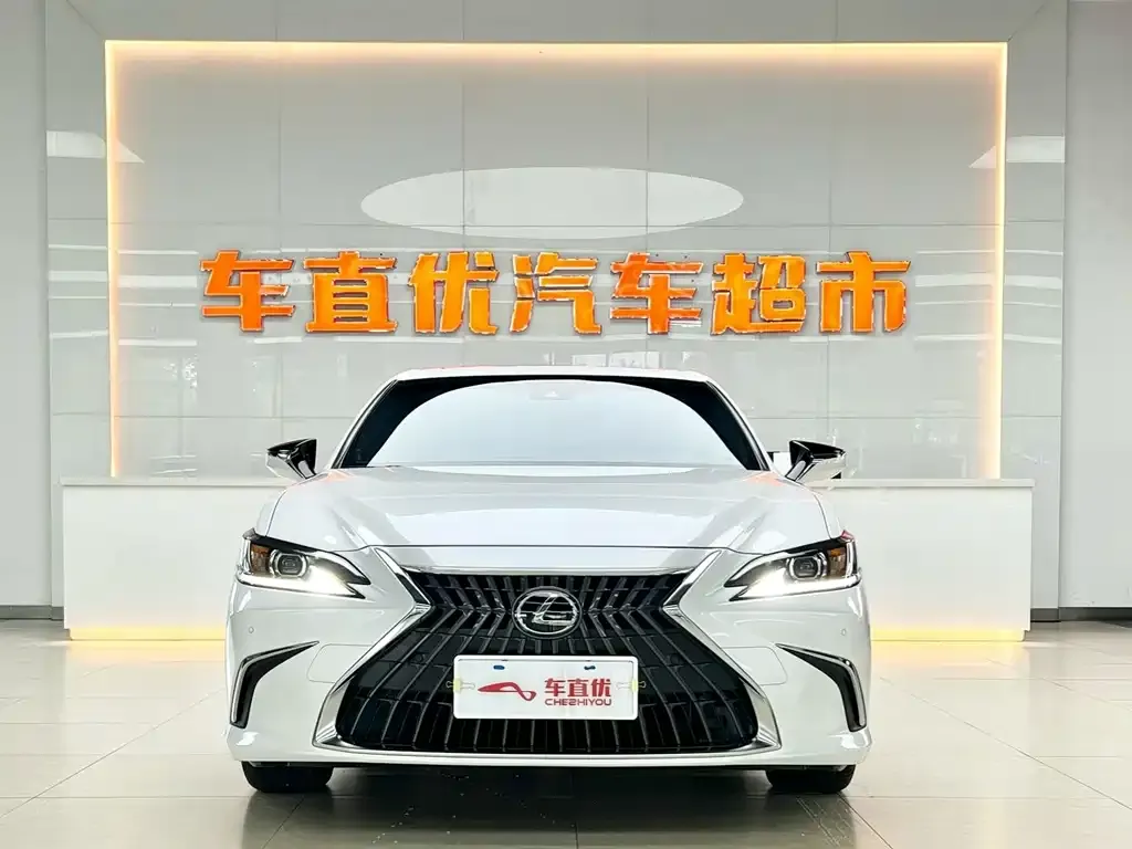Lexus ES — фото 8