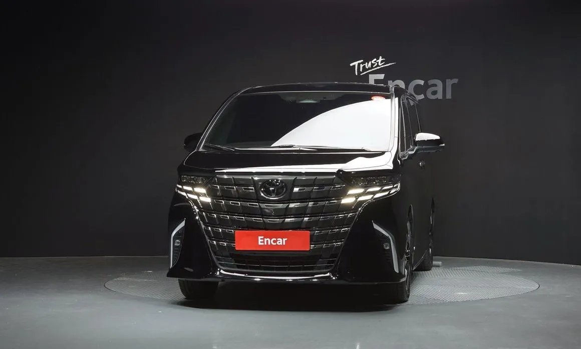 Toyota Alphard — фото 4