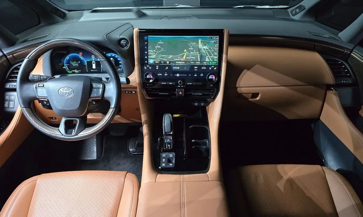Toyota Alphard — фото 6