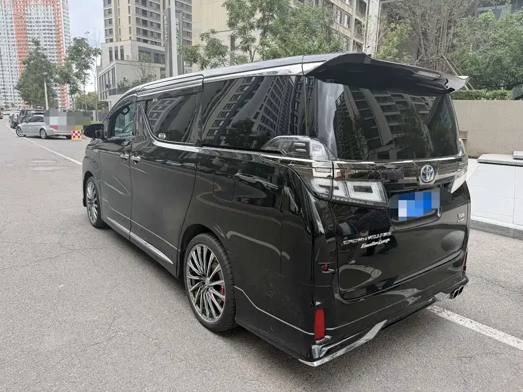 Toyota Vellfire — фото 6
