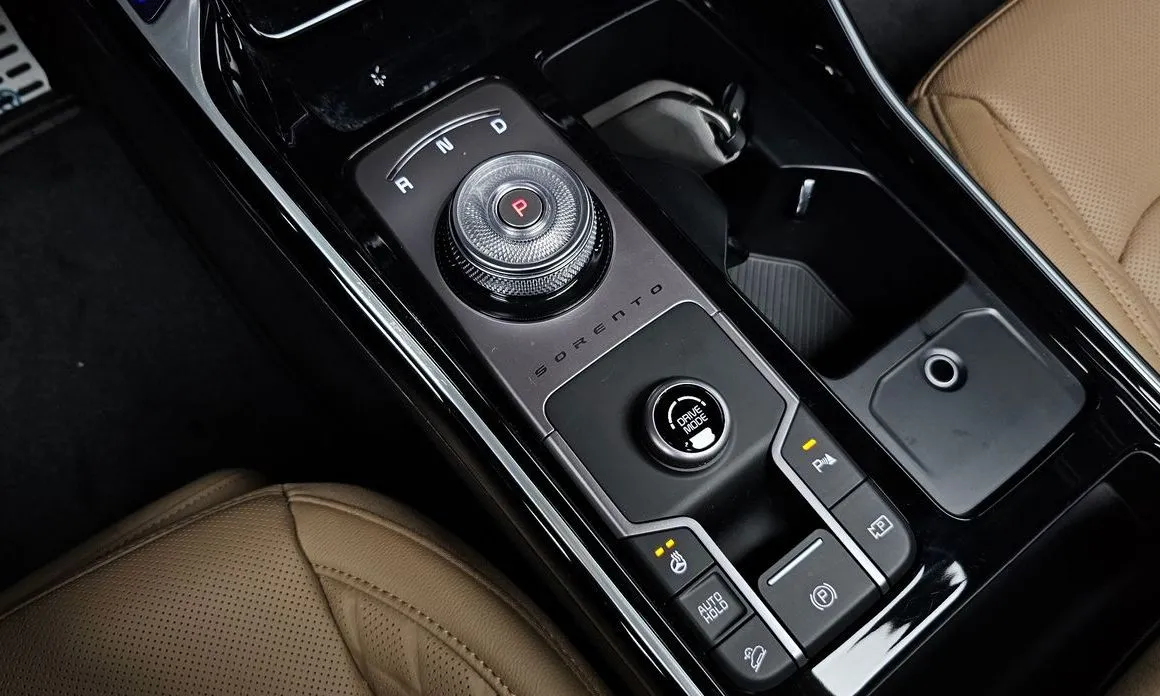 Kia Sorento — фото 9