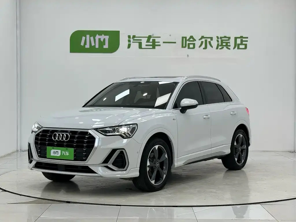 Audi Q3 — фото 1