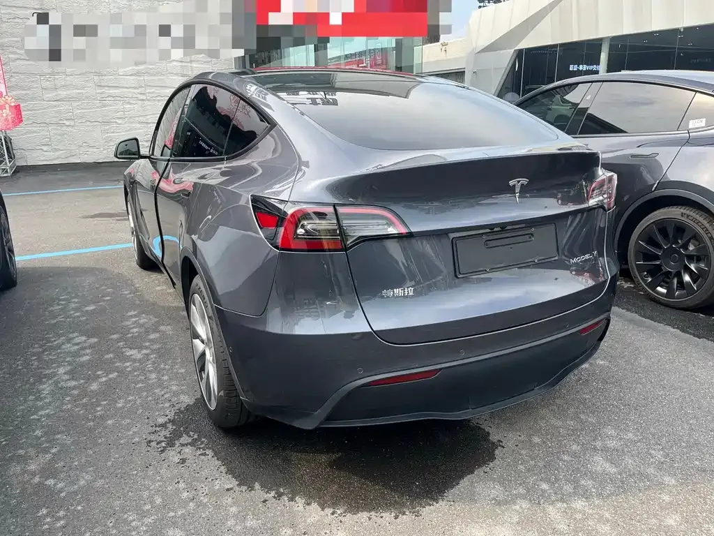 Tesla Model Y — фото 5