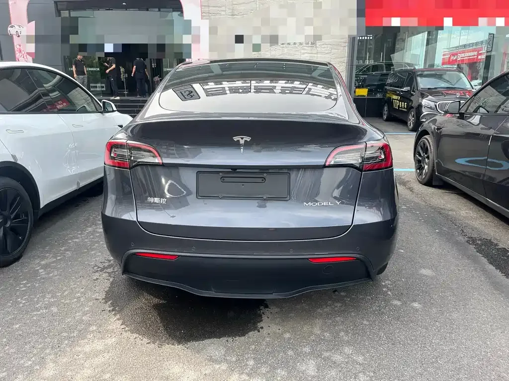 Tesla Model Y — фото 6