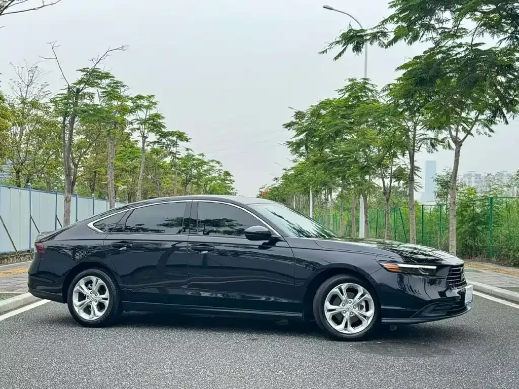 Honda Accord — фото 7