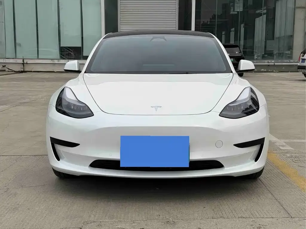 Tesla Model 3 — фото 9