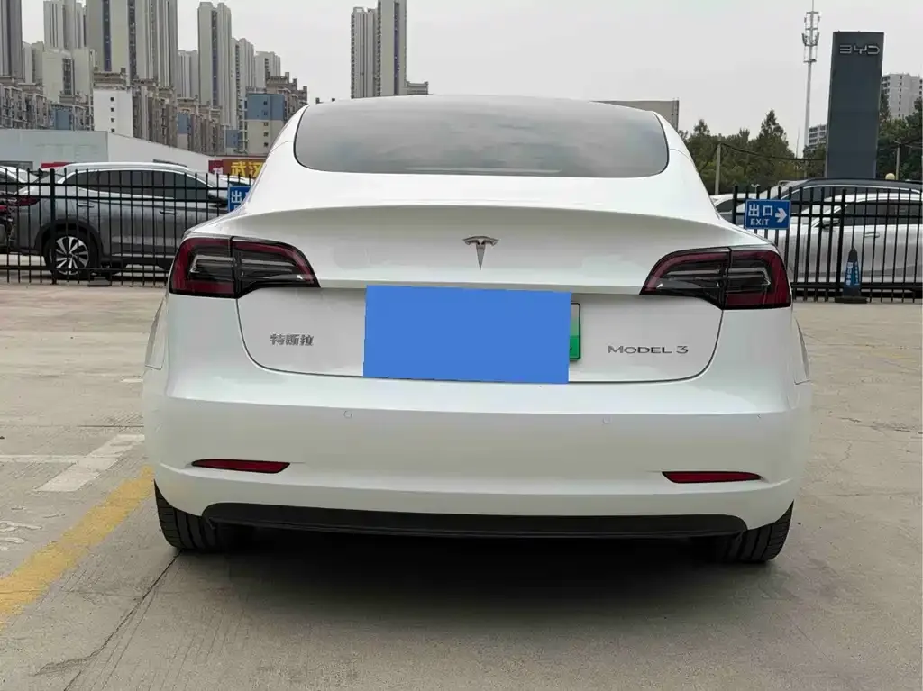 Tesla Model 3 — фото 6