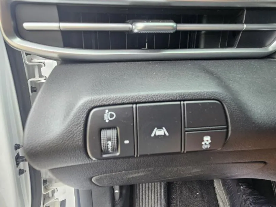Hyundai AVANTE — фото 2
