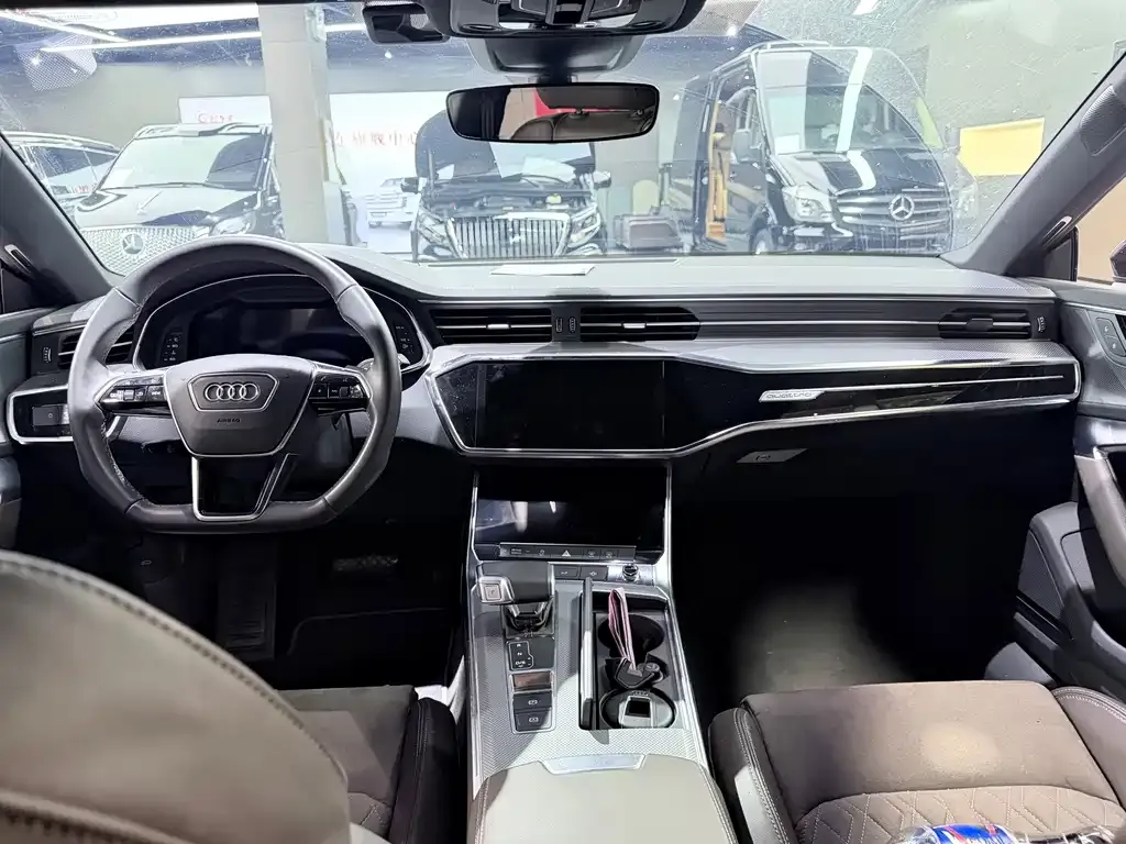 Audi A7L — фото 3