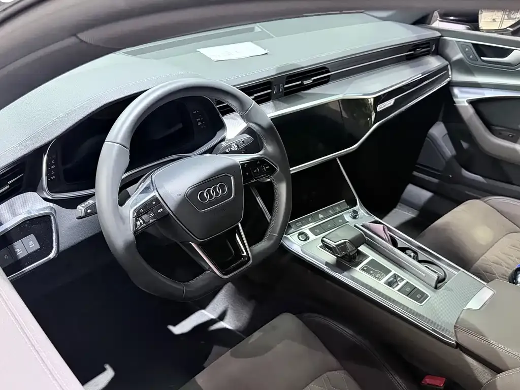 Audi A7L — фото 6