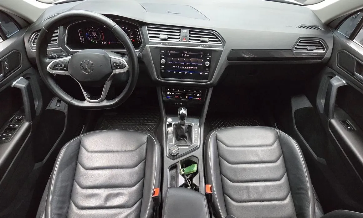 Volkswagen Tiguan — фото 8