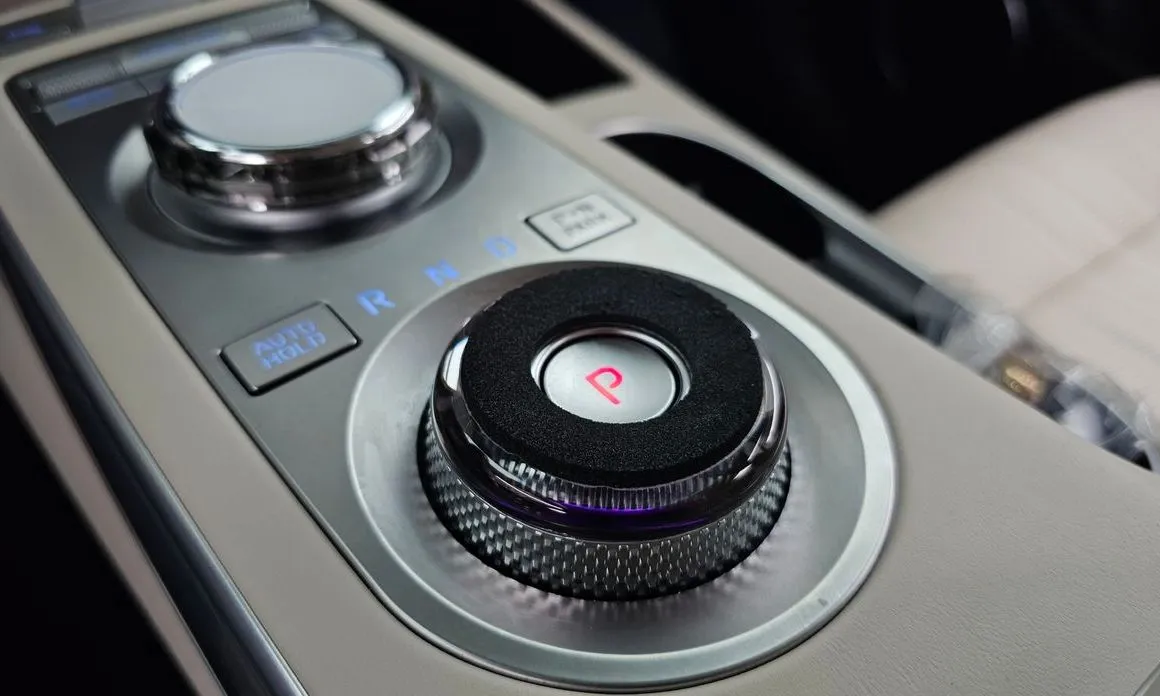 Genesis GV70 — фото 10