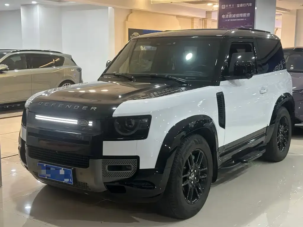 Land Rover Defender — фото 1