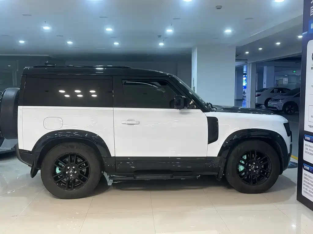 Land Rover Defender — фото 2