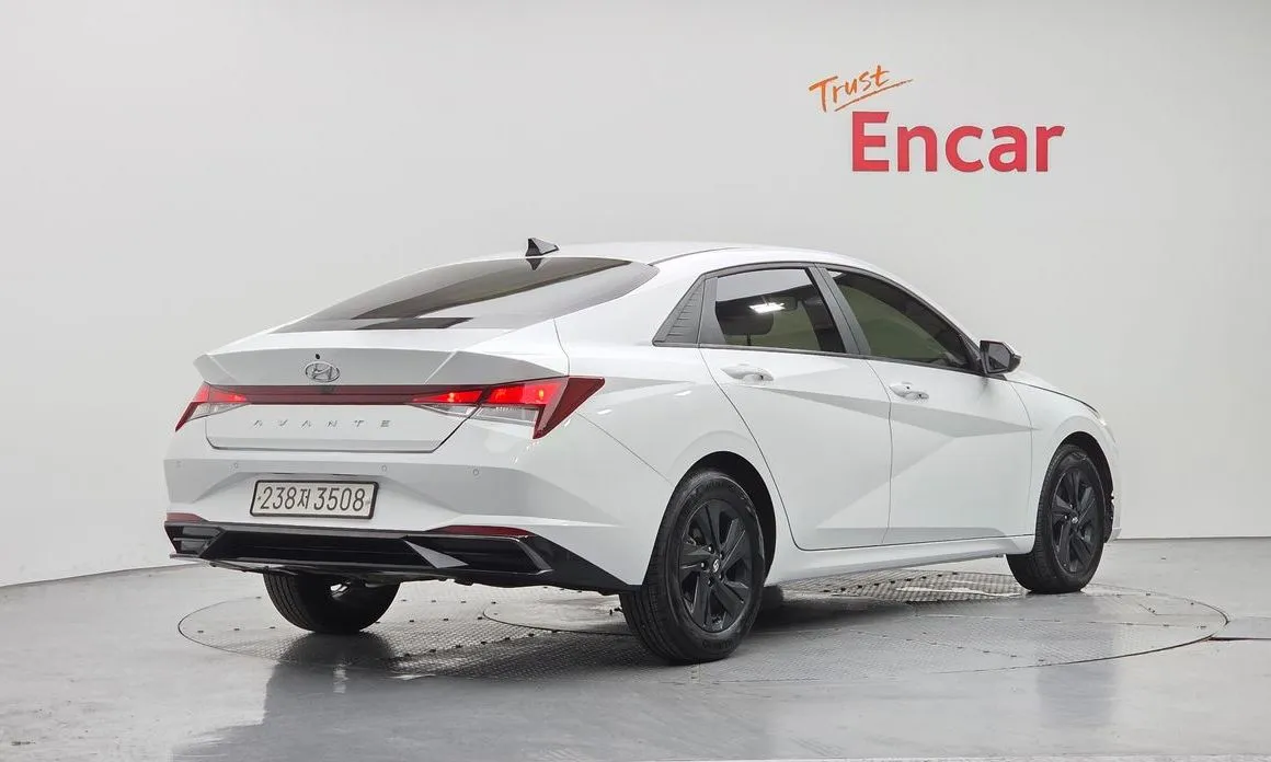 Hyundai AVANTE — фото 2