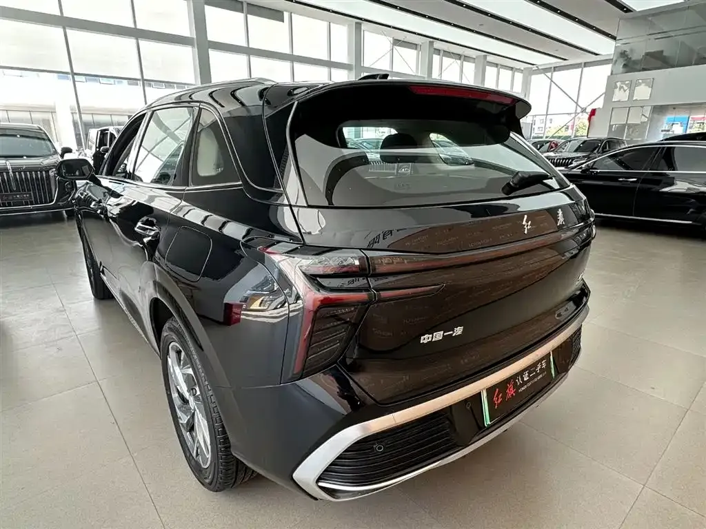 Hongqi HS3 PHEV — фото 7