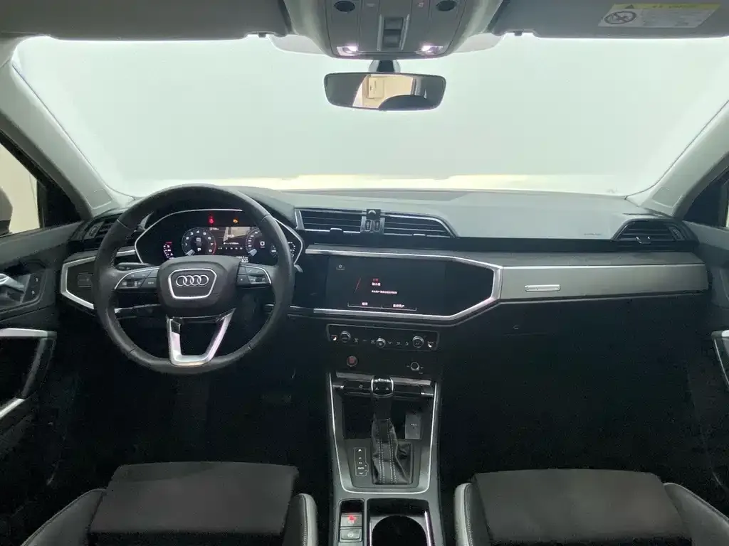 Audi Q3 — фото 10
