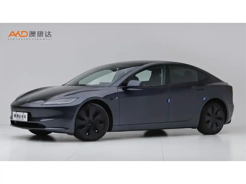 Tesla Model 3 — фото 1