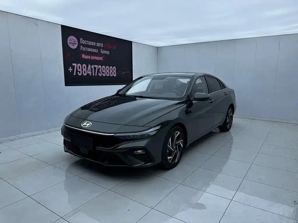 Hyundai Elantra — фото 1