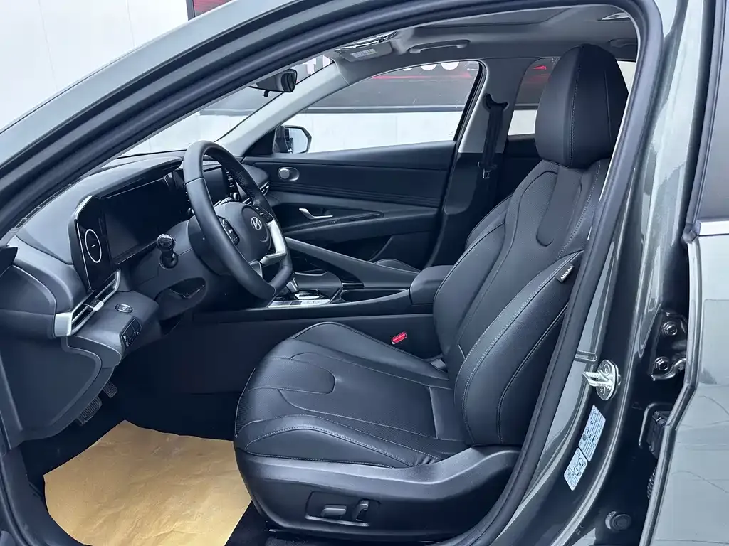 Hyundai Elantra — фото 4