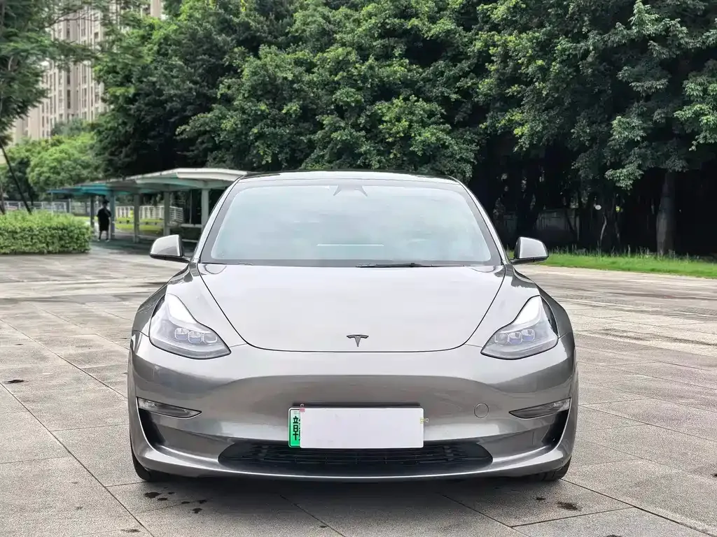Tesla Model 3 — фото 9
