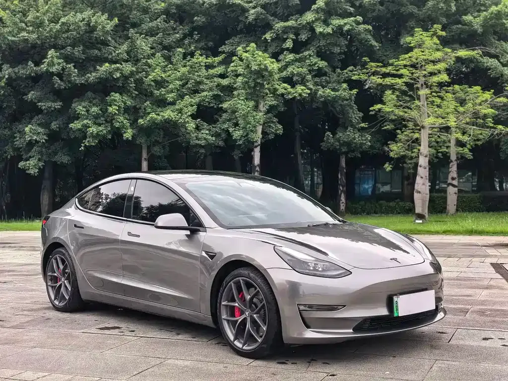 Tesla Model 3 — фото 8