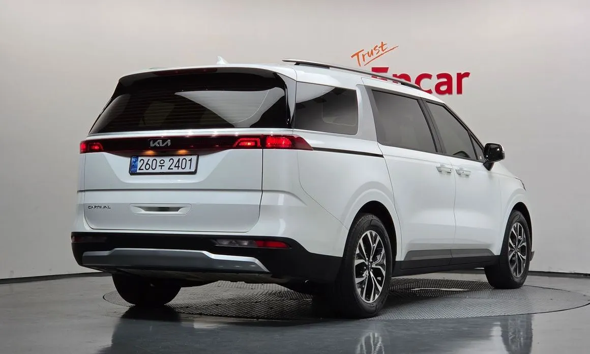 Kia Carnival — фото 6