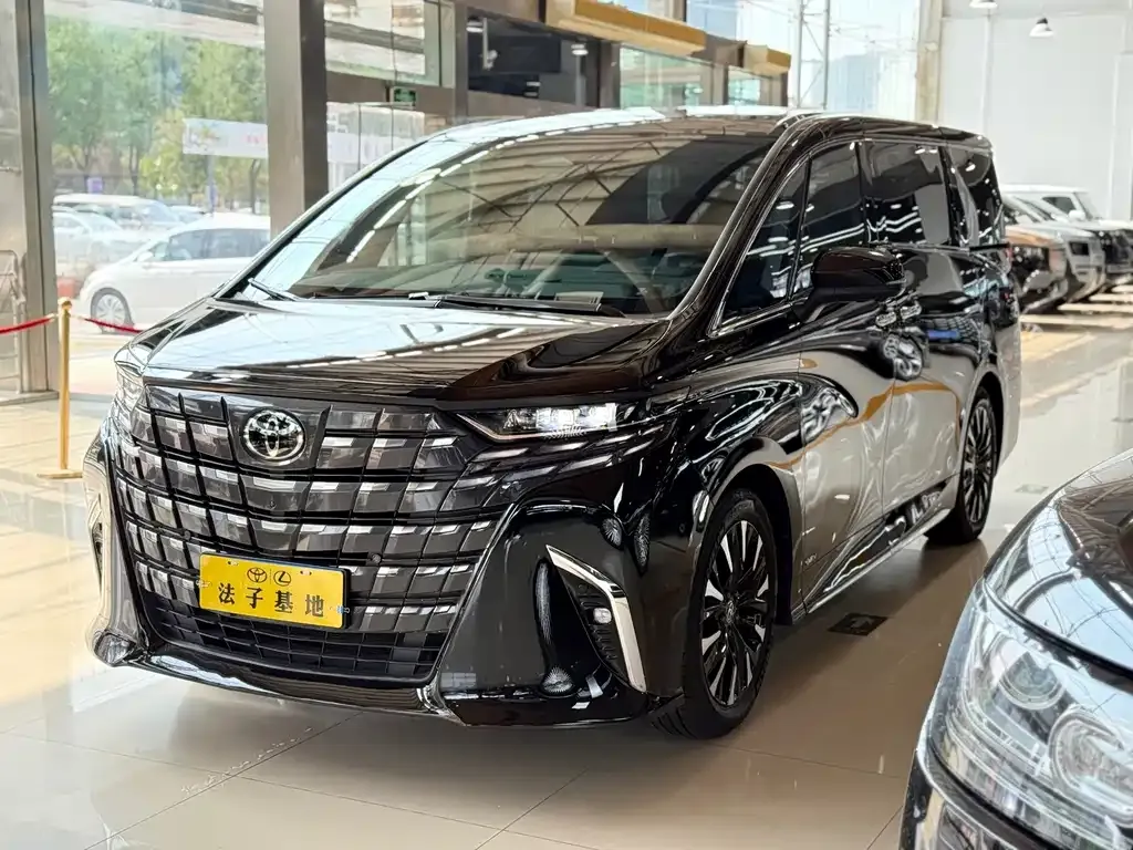 Toyota Alphard — фото 4