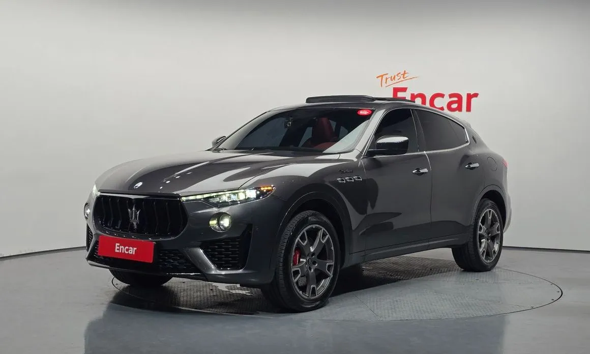 Maserati Levante — фото 1