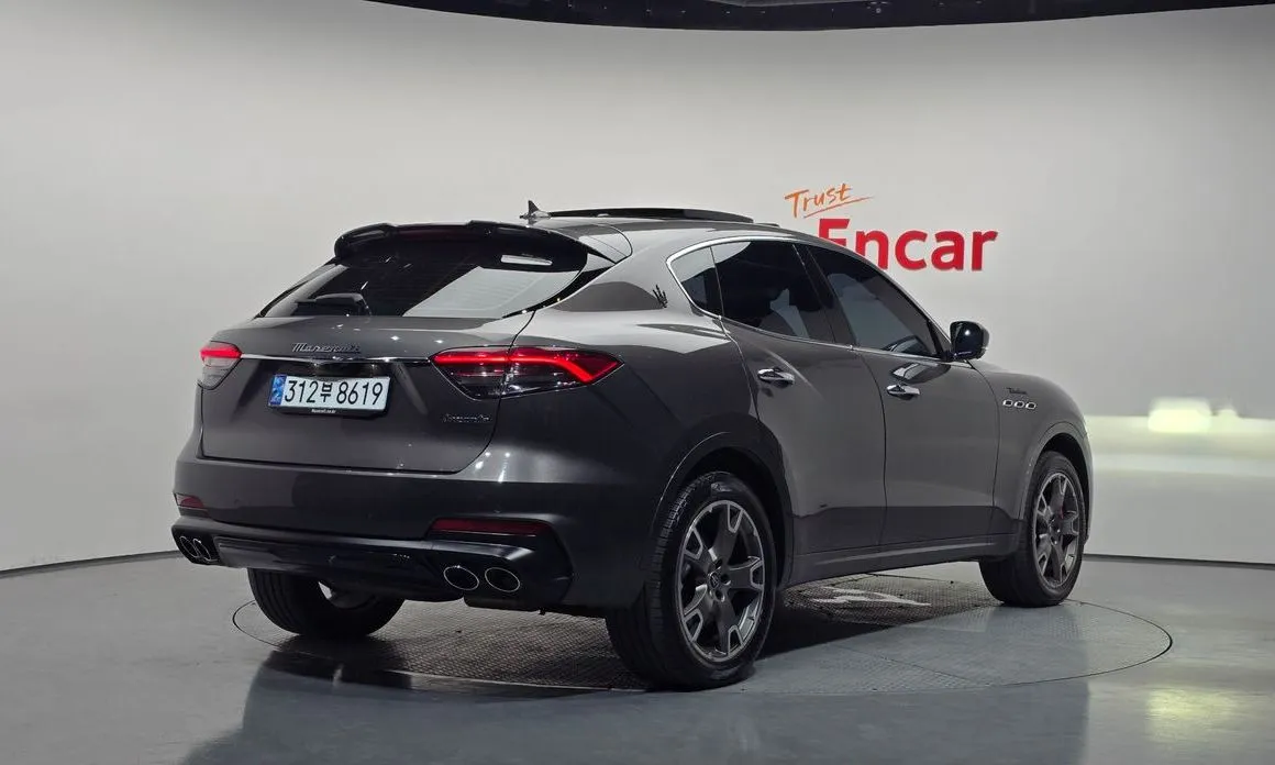 Maserati Levante — фото 3