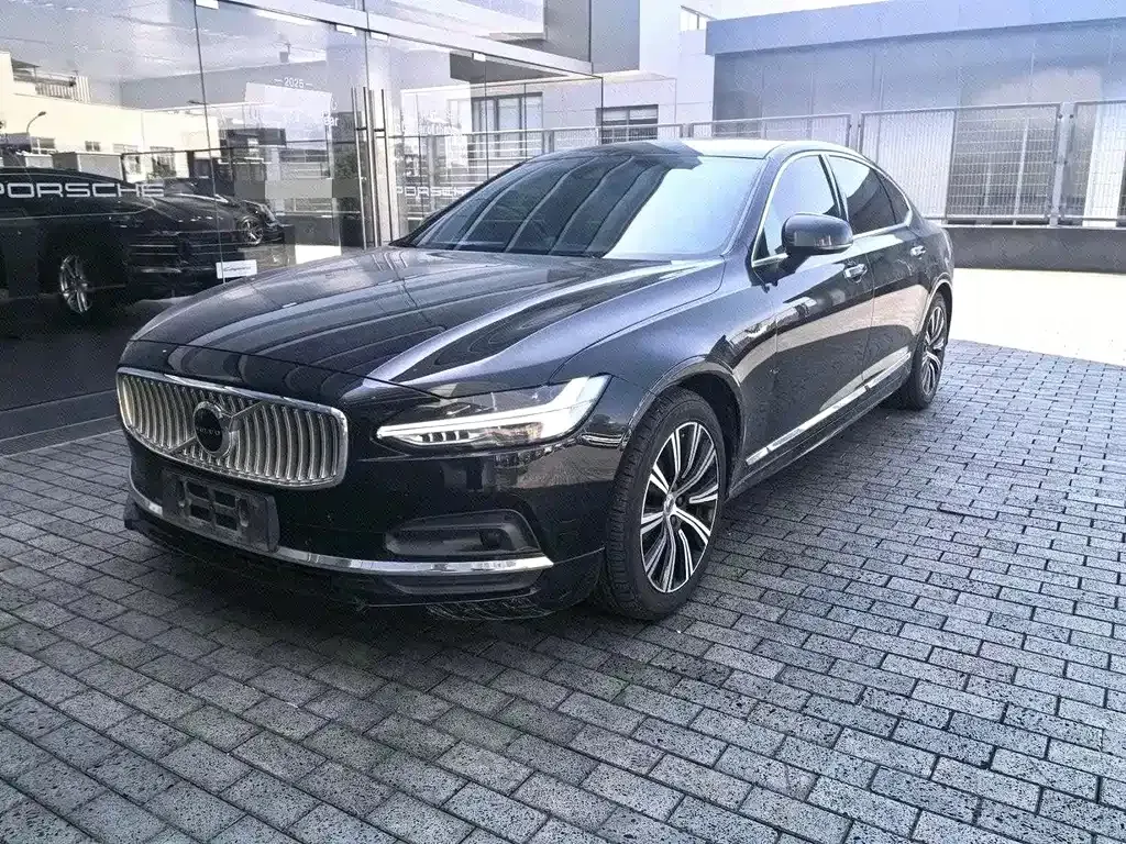 Volvo S90 — фото 1