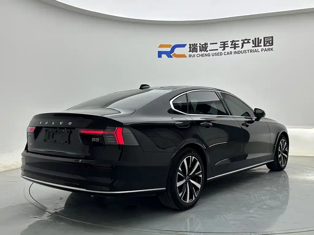 Volvo S90 — фото 10