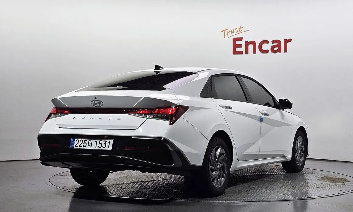 Hyundai AVANTE — фото 2