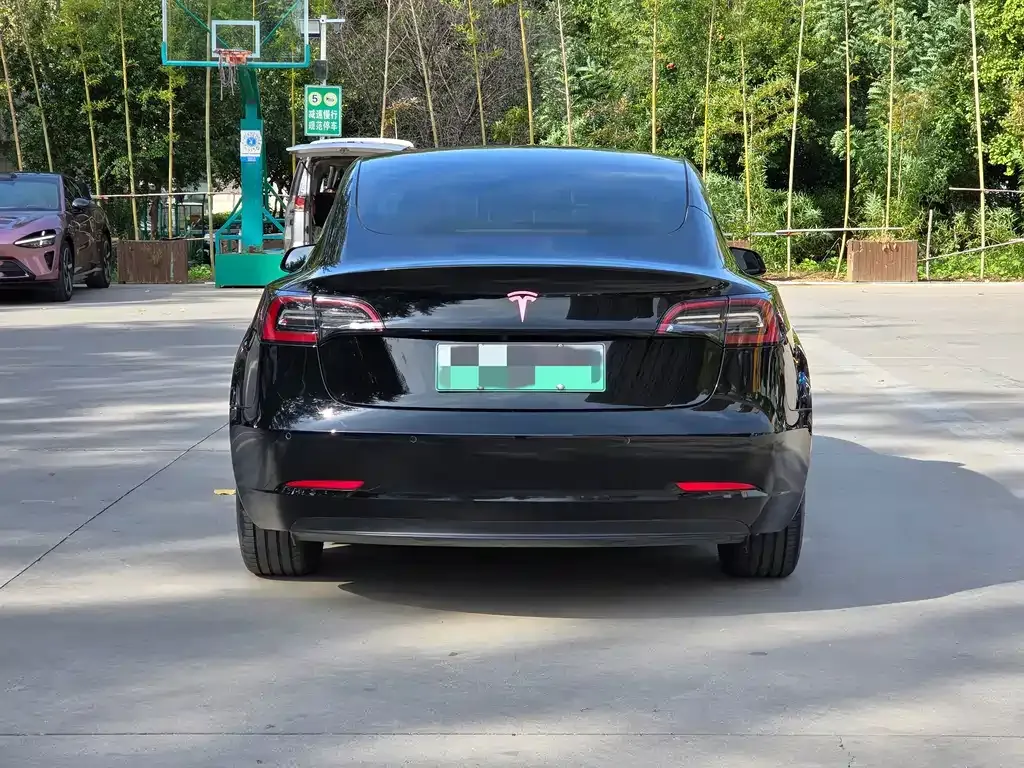 Tesla Model 3 — фото 10